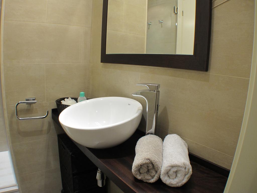 Barcelona4Seasons - Muntaner Apartment ภายนอก รูปภาพ