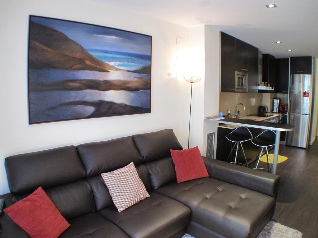 Barcelona4Seasons - Muntaner Apartment ภายนอก รูปภาพ